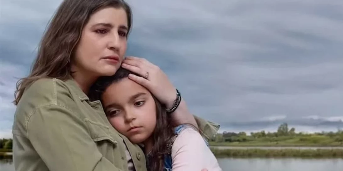 "Να με λες μαμά" | Όταν μια σειρά κατάφερε να μιλήσει ανοιχτά, γι' αυτό που πολλοί φοβούνται
