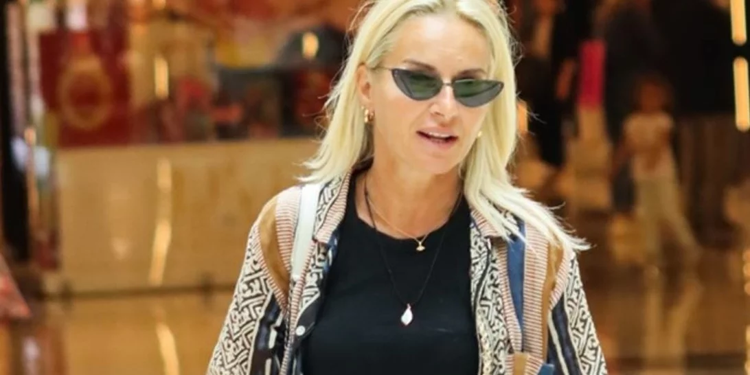 Μαρία Μπεκατώρου | Για αγορές στα καταστήματα - Με άνετο και stylish τζιν παντελόνι