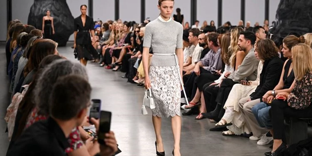 Η τάση των lace skirts και πώς θα την φορέσεις όπως οι fashion insiders