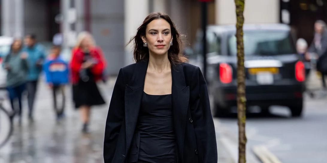 Αυτές οι μαύρες Mary Janes από τη Zara κοστίζουν 29,95 ευρώ και είναι μια από τις μεγαλύτερες και πιο κομψές τάσεις της σεζόν