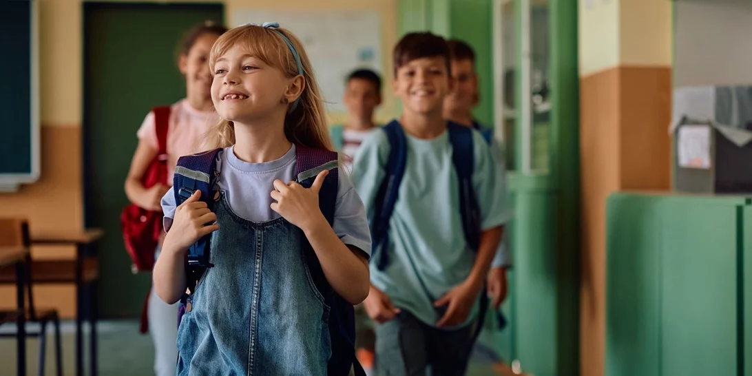 3 φράσεις που κάνουν το παιδί να ανυπομονεί για το σχολείο