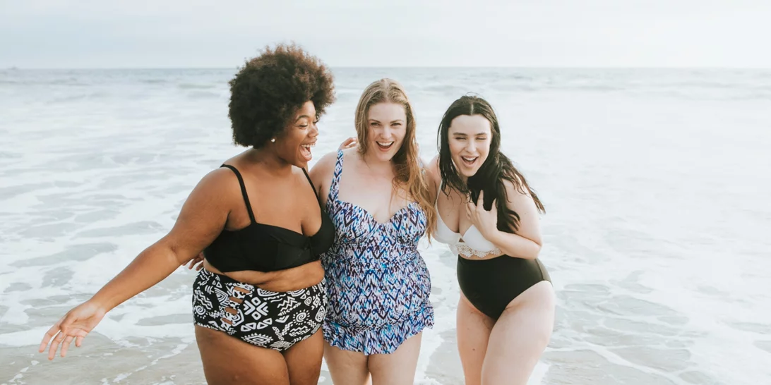 10 plus size ολόσωμα μαγιό που θα σε κάνουν να αγαπήσεις περισσότερο τις καμπύλες σου
