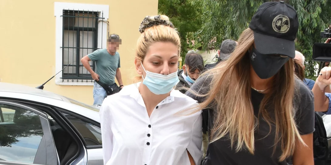 Ελενα Πολυχρονοπούλου: Προφυλακίστηκαν η πρώην παίκτρια του Power of Love και ο σύντροφός της [Εικόνες]