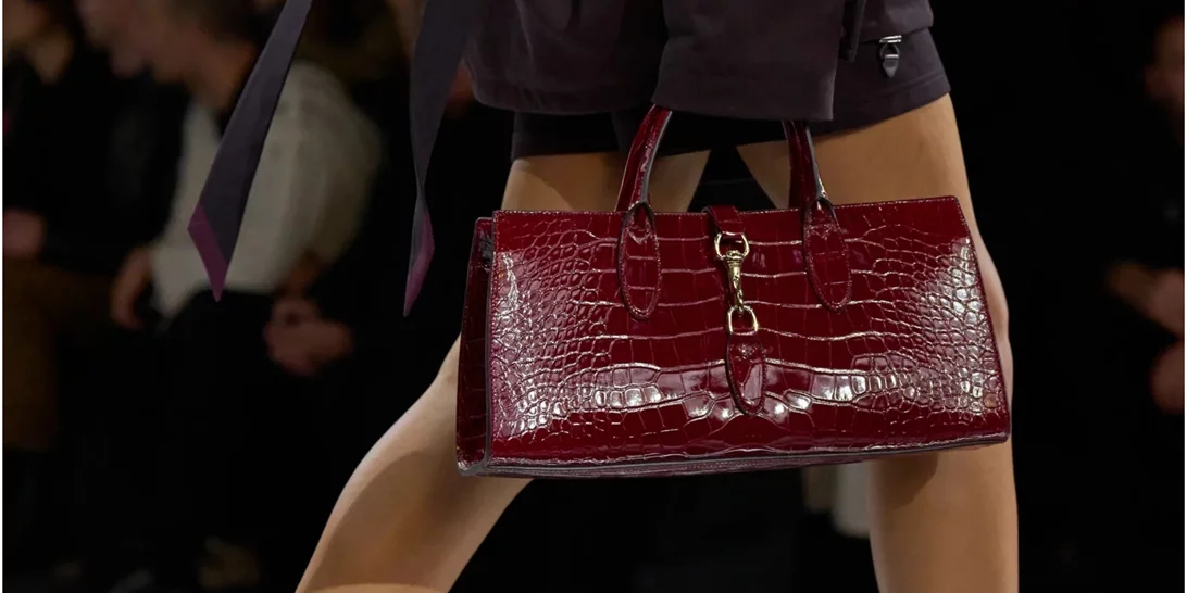 Η πιο chic τσάντα που θα κρατήσεις αυτό το φθινόπωρο