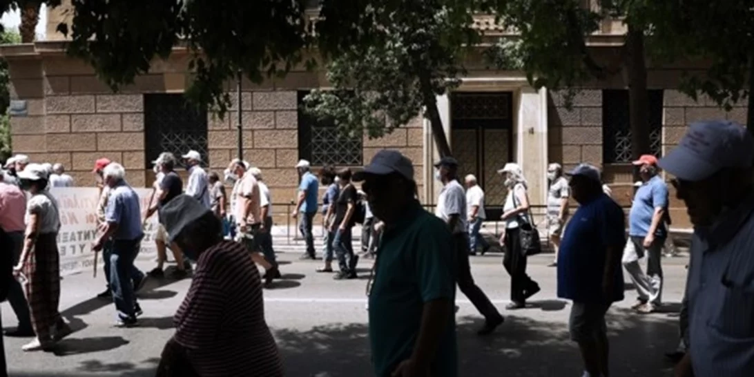 Αυξήσεις στις συντάξεις | Πριν τα Χριστούγεννα η πρώτη δόση - Το χρονοδιάγραμμα και οι δικαιούχοι σε 8 "ταχύτητες"