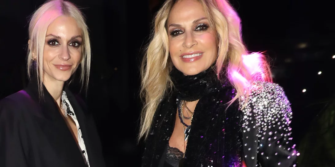 "Πιο καυτή και νεότερη" | Η Σοφία Καρβέλα αγκαλιά με την Άννα Βίσση σε θαλαμηγό