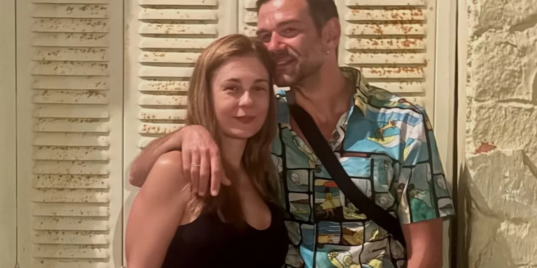 Τάσος Ιορδανίδης | Βουτιές με τα παιδιά του στην πισίνα του ξενοδοχείου που μένει στην Κάρυστο