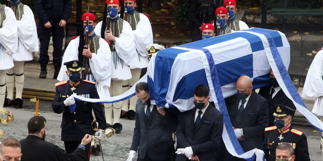 Κάρολος Παπούλιας | Με τιμές Αρχηγού Κράτους η κηδεία του πρώην προέδρου της Δημοκρατίας (εικόνες)