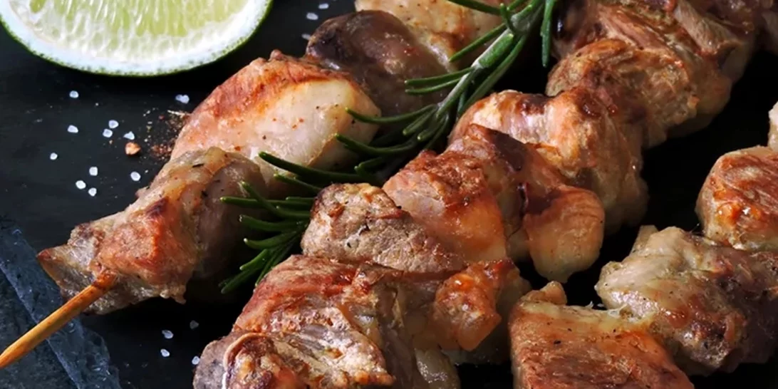 Μπορούμε να φάμε υγιεινά την Τσικνοπέμπτη; Η ελληνική ημέρα πρωτεΐνης και τι να γνωρίζεις