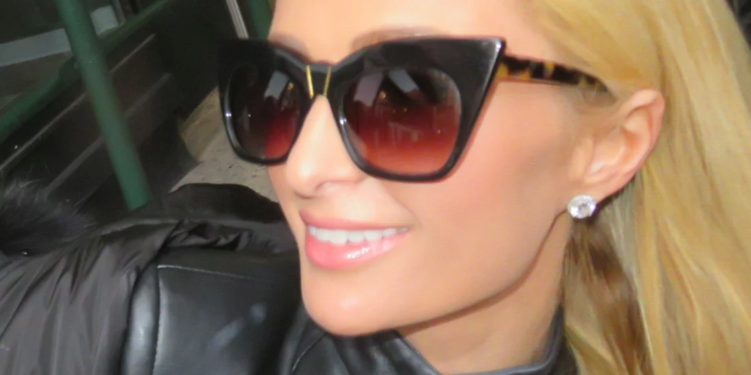 Η Paris Hilton θα κυκλοφορήσει τα απομνημονεύματά της