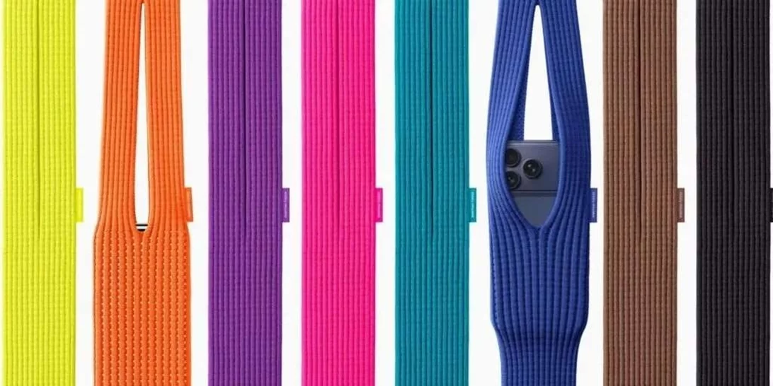 H Apple παρουσίασε μια κομμένη κάλτσα ως θήκη για iPhone-δε φαντάζεστε πόσο τη χρεώνει