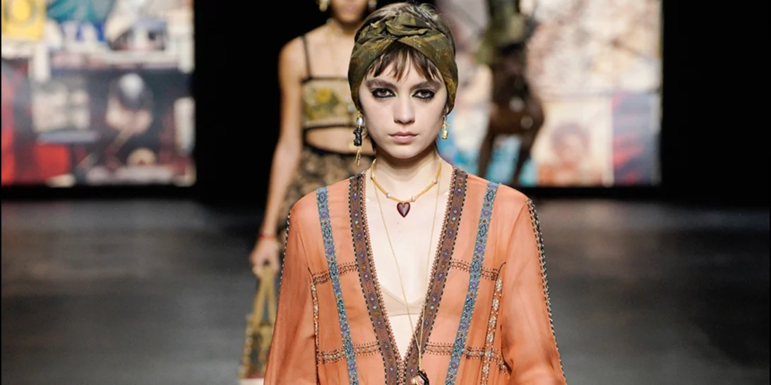 Πώς θα φορέσεις το καφτάνι στην πόλη σαν πραγματική fashion insider