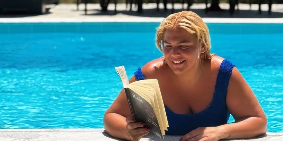 Δανάη Μπάρκα | Το χωριάτικο πρωινό που απολαμβάνει στη Σύρο