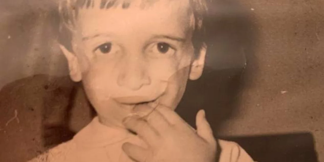 "Η μητέρα σου είναι ό,τι πιο άσχημο έχω δει": Τι εξομολογείται ο γιος γυναίκας με σπάνιο σύνδρομο