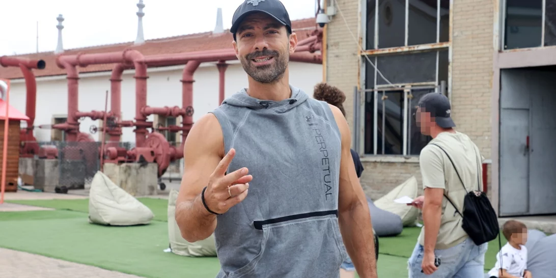 Σάκης Τανιμανίδης | Παίζει μπάσκετ με τον Σταύρο Σβήγκο στο πατρικό του στη Θεσσαλονίκη