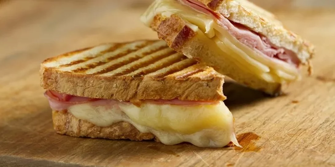 Τελικά είναι το τοστάκι το ιδανικό βραδινό για όσους προσέχουν τη διατροφή τους; Σου έχουμε 5 εξίσου ελαφριές - και ίσως πιο χορταστικές- εναλλακτικές