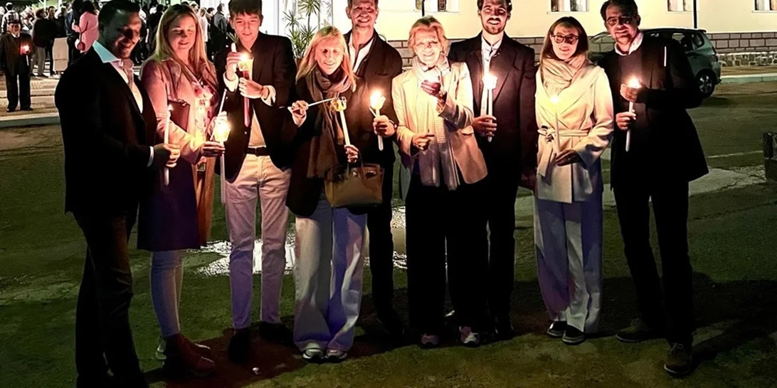 Πάσχα στον Πόρο για την τέως βασιλική οικογένεια - Απούσα η Τατιάνα Μπλάτνικ