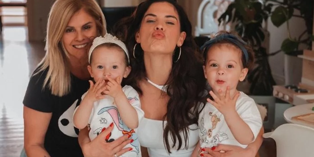 Ξανά στο σχολείο η Χριστίνα Μπόμπα σε διπλανή αίθουσα από τις κόρες της | Η ευγενική παρατήρηση που δέχτηκε από follower