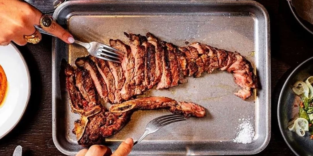 OX: H παραδοσιακή ψησταριά συναντά τη high end κρεατοφαγία