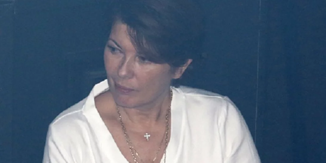 Σοφία Αλιμπέρτη | Η σπάνια δημόσια εμφάνιση και η γλυκιά φωτογραφία αγκαλιά με τους γιούς της