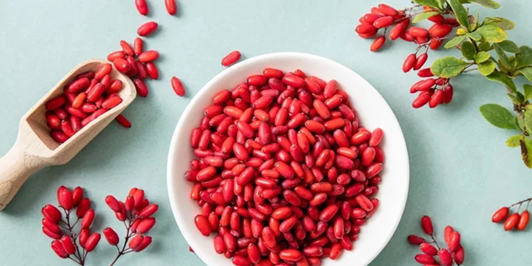 Το άγνωστο βότανο που καταπολεμά την ακμή