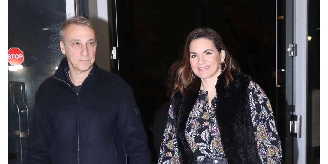 Η σπάνια εμφάνιση της Όλγας Κεφαλογιάννη με τζιν παντελόνι σε βραδινή έξοδο