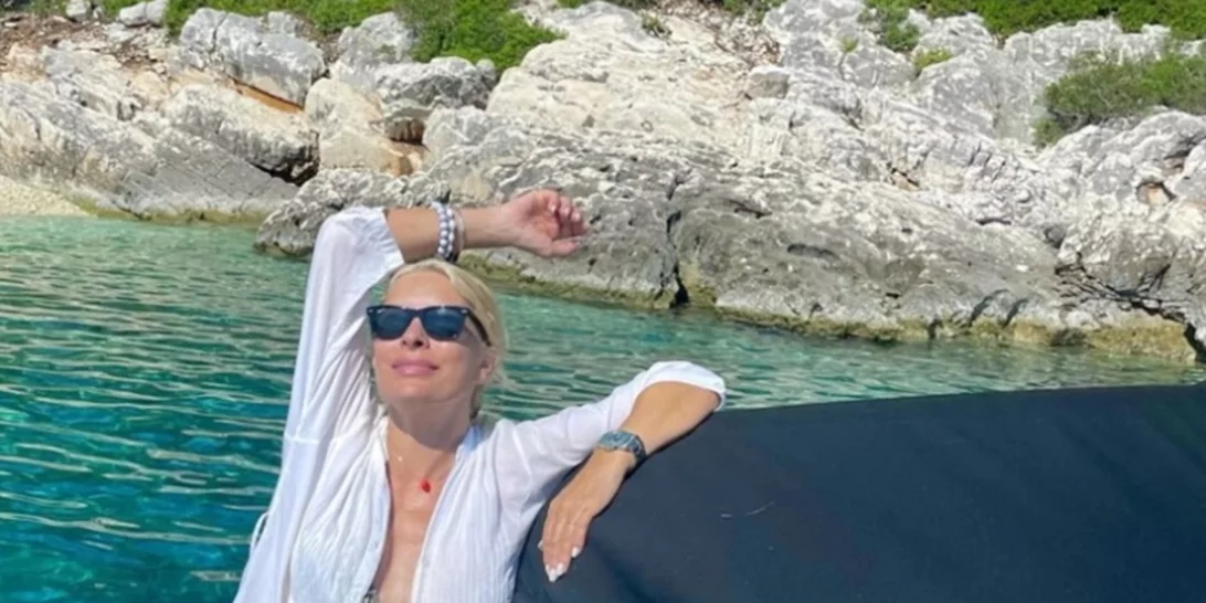 Πώς θα φορέσεις το μαύρο το καλοκαίρι σύμφωνα με την Ελένη Μενεγάκη