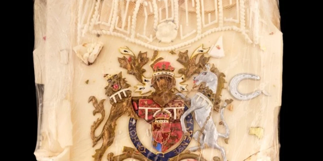 Ένα κομμάτι τούρτας από τον γάμο του Καρόλου με την Νταϊάνα πουλήθηκε έναντι 2.000 και πλέον ευρώ