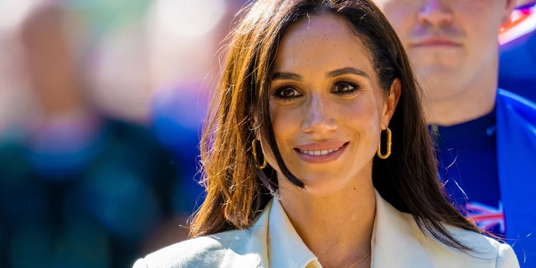 H Meghan Markle υιοθέτησε το χτένισμα που όλες οι fashionistas θα κάνουν το καλοκαίρι