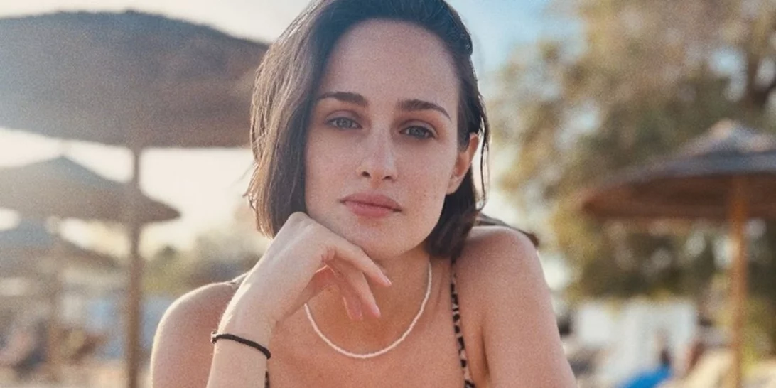 "Κούκλα" | Η Μαρία Βοσκοπούλου με το μπικίνι της και τους καλοσχηματισμένους κοιλιακούς της