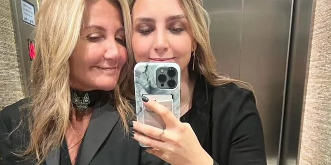 Η Μαρέβα Μητσοτάκη στο Μέγαρο Μουσικής - Οι γραμμές και υφές στα ρούχα που επιλέγει