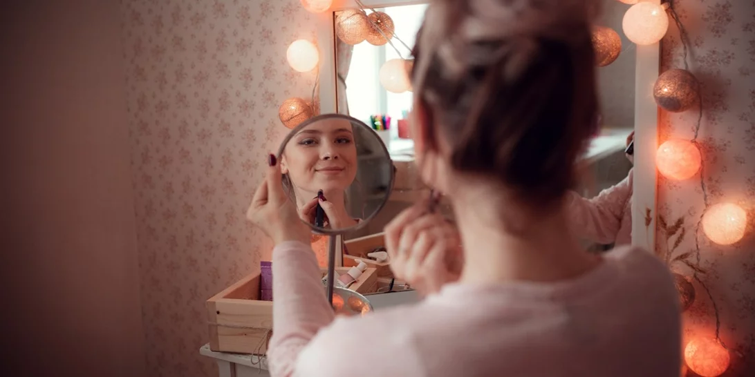 Τι λέει η ψυχολογία για τις γυναίκες που δεν φοράνε μακιγιάζ