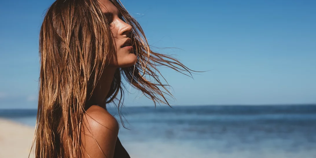 Summer Hair Guide | Τα μυστικά της καλοκαιρινής ρουτίνας και το must-have προϊόν του νεσεσέρ σου