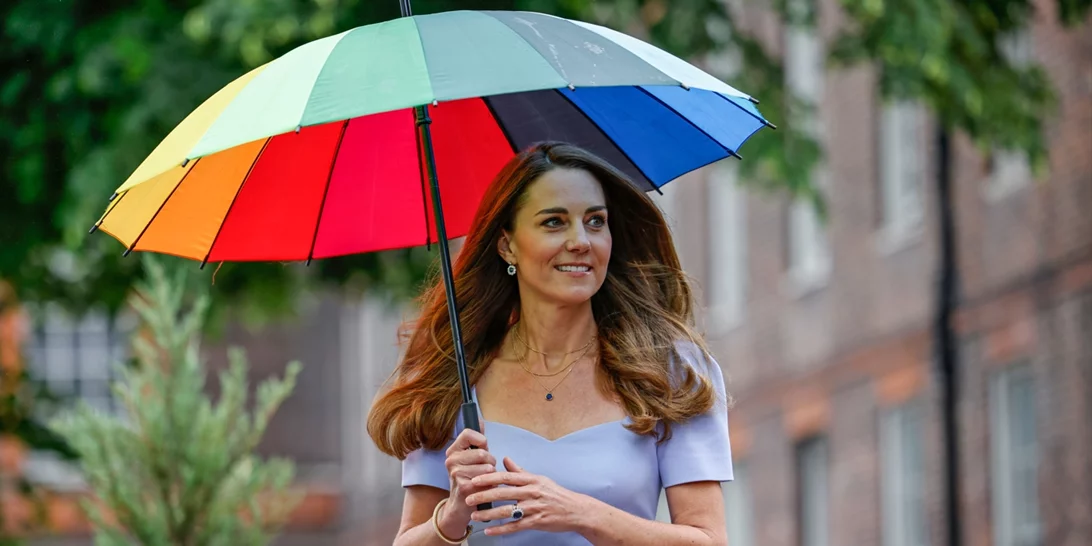 Hair in the rain | To "έξυπνο" χτένισμα που θα προστατεύσει τα μαλλιά σου από τη βροχή και την υγρασία