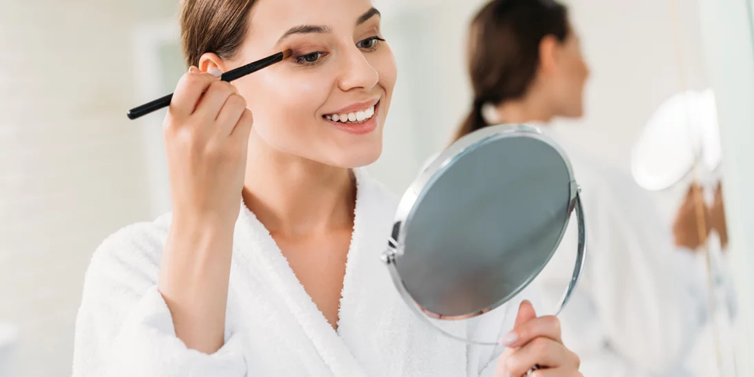 Pretty eyes | Πώς θα πετύχεις φυσικό εφέ ανόρθωσης ματιών μόνο με μια σκιά