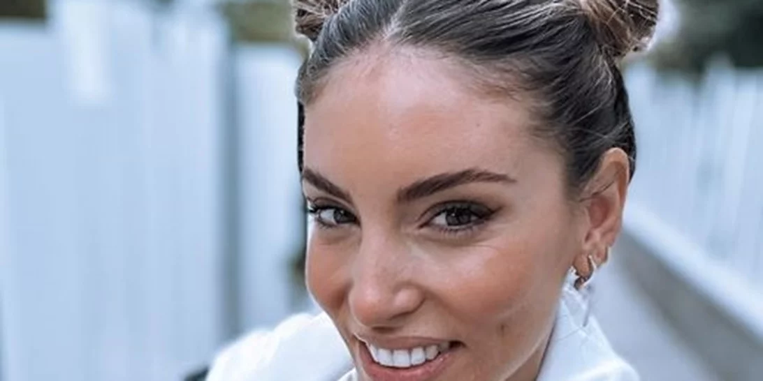 Επιστροφή στην Αθήνα για την Αθηνά Οικονομάκου | Τα παιχνίδια της Σιέννας με τους νονούς της