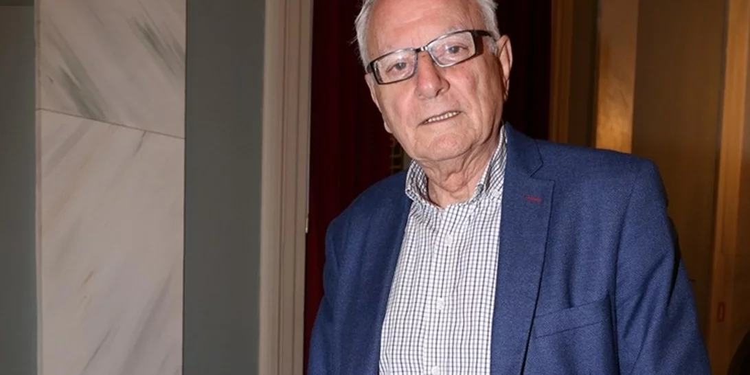 Κώστας Χαρδαβέλλας | "Έχασε τη φωνή του μέσα σε μια νύχτα"