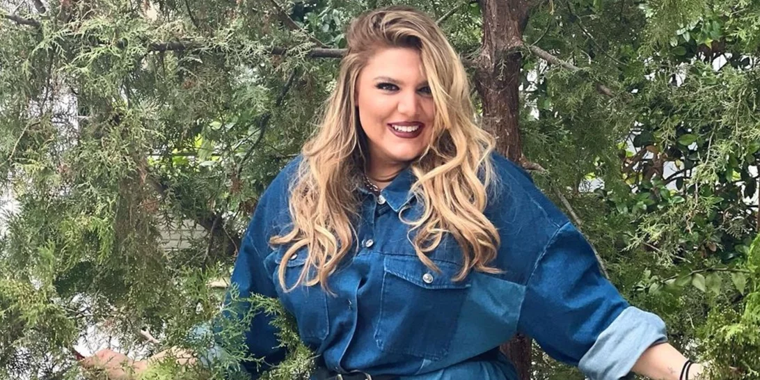 Πώς θα φορέσεις τα μαύρα μποτάκια φέτος το φθινόπωρο; Η Δανάη Μπάρκα δημιούργησε το ιδανικό look