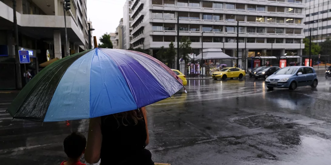 Καιρός | Ερχονται ισχυρές βροχές και καταιγίδες από το μεσημέρι - Ποιες περιοχές επηρεάζονται, τι θα γίνει στην Αττική