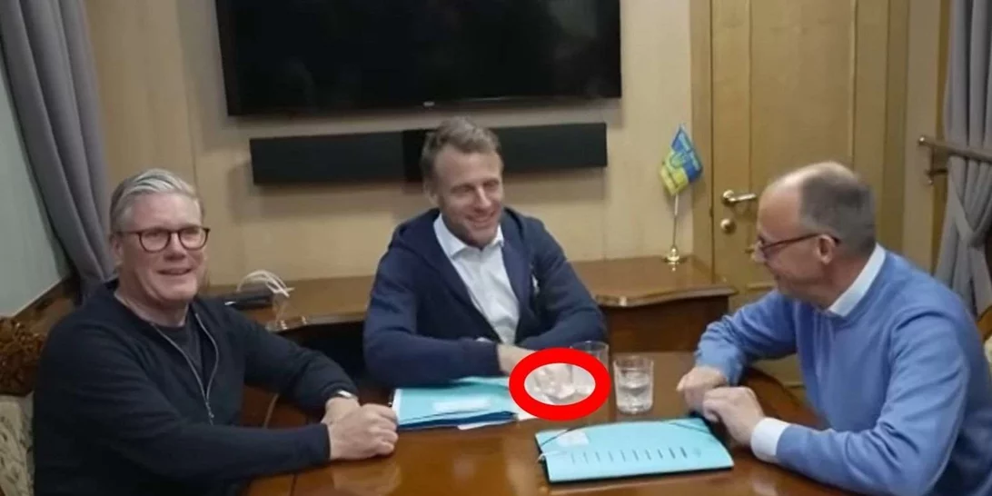 Τι χαρτάκι έκρυψε τελικά ο Emmanuel Macron στο βίντεο που έχει γίνει viral;