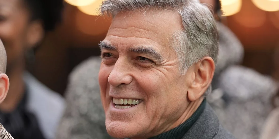 "Κάθε πρωί πηγαίνω τα παιδιά μου στο σχολείο"| O George Clooney είναι ένας συνηθισμένος πατέρας