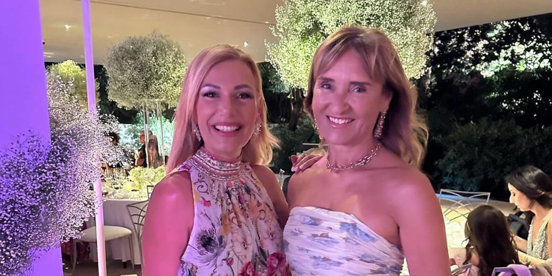 Καλεσμένη σε φθινοπωρινό γάμο | Η Μάρα Ζαχαρέα προτείνει τι να φορέσεις