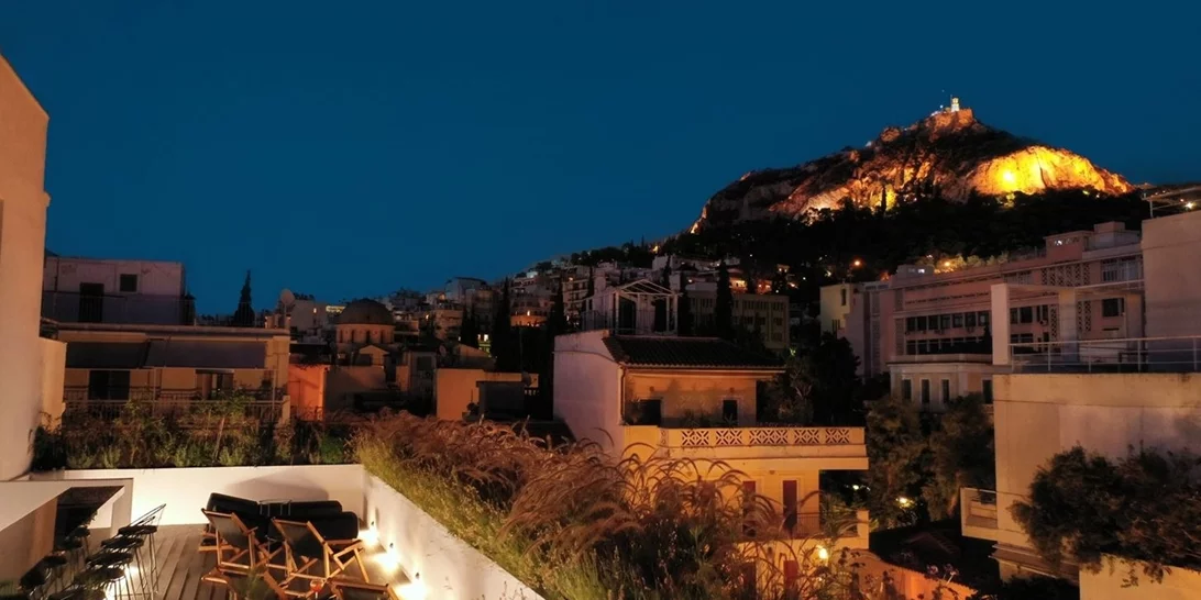 Summer In The City | Rooftop drinking σε μία νέα όαση δροσιάς με απρόσκοπτη θέα στον Λυκαβηττό