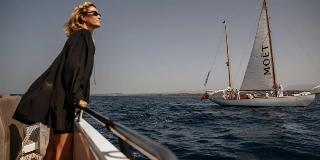 Στις Σπέτσες με την Βίκυ Καγιά και την Moët & Chandon