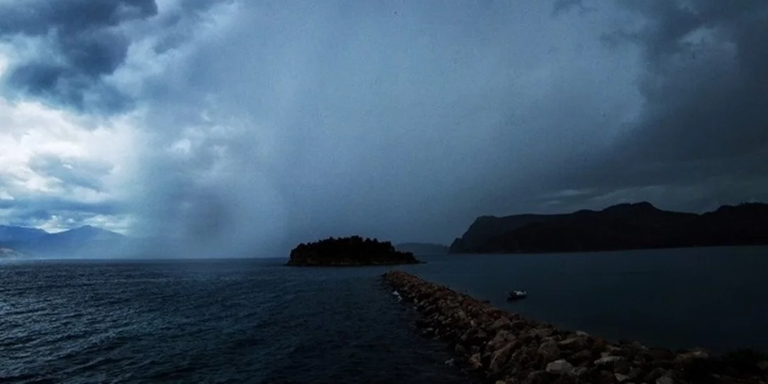 Ισχυρές βροχές και καταιγίδες έως την Πέμπτη - Πού θα εκδηλωθούν