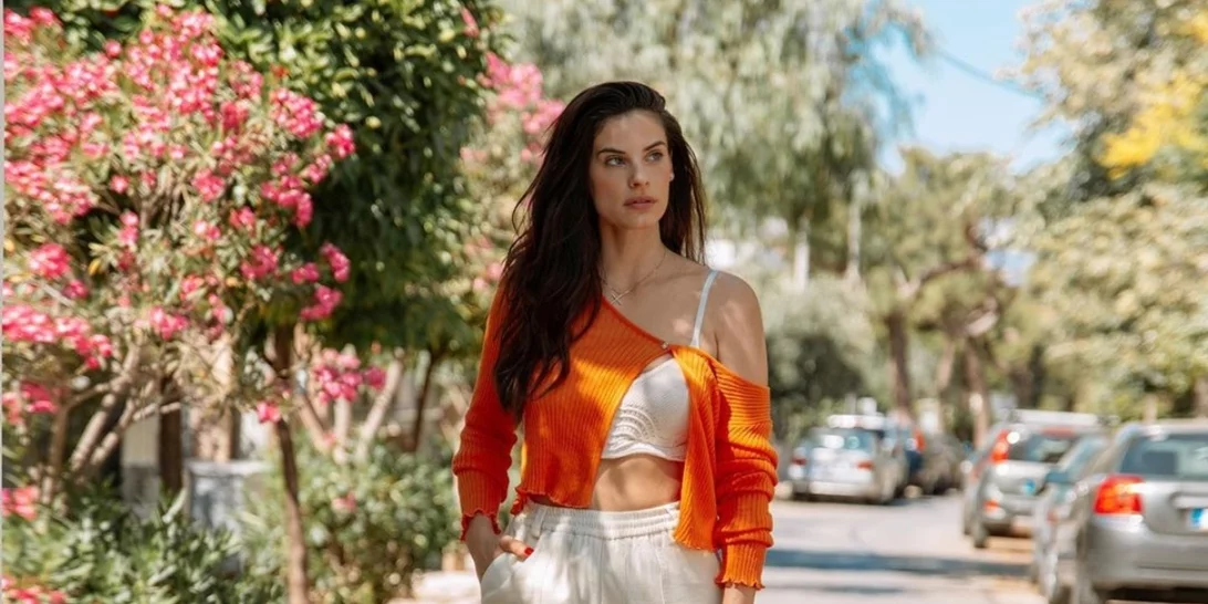 "Την τάρτα που έφαγα το Σαββατοκύριακο την είδες;" | Η Χριστίνα Μπόμπα ξεκίνησε γυμναστική και θα παίρνει... δύο κιλά την εβδομάδα