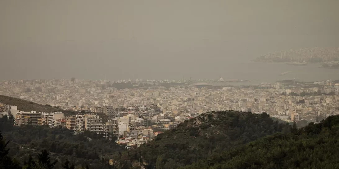 Καιρός | Άνοδος της θερμοκρασίας σήμερα, αλλά με... βροχές και σκόνη