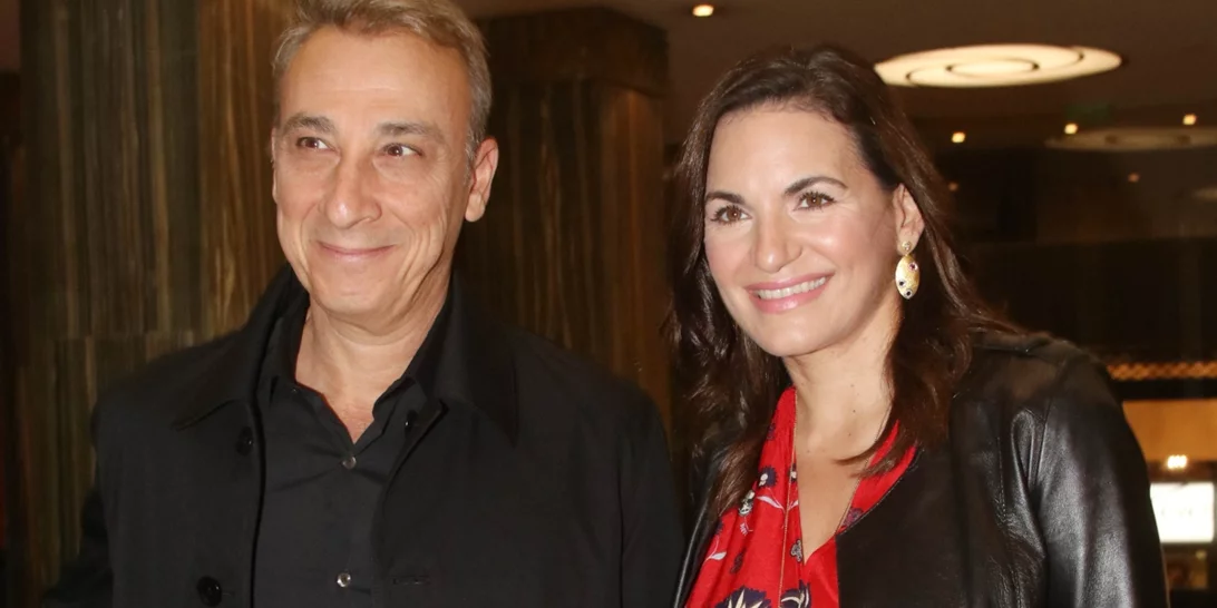 Όλγα Κεφαλογιάννη | Με κόκκινο φόρεμα στην πρώτη δημόσια εμφάνιση μετά τη γέννηση των διδύμων