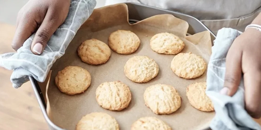 Βουτήματα με τον καφέ; Φτιάξε την πιο υγιεινή εκδοχή τους με 3 υλικά (χωρίς αλεύρι)