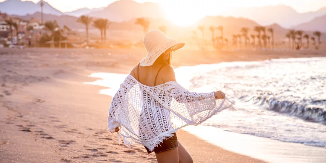 Τα ωραιότερα καπέλα για μία κομψή εμφάνιση στην παραλία